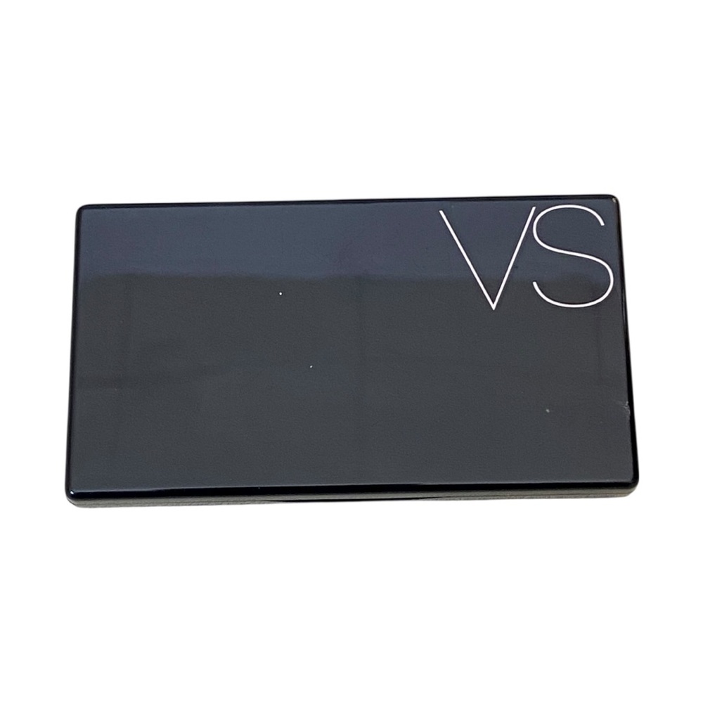 Victoria’s Secret Shimmer Eye Shadow Trio – Uninhibited